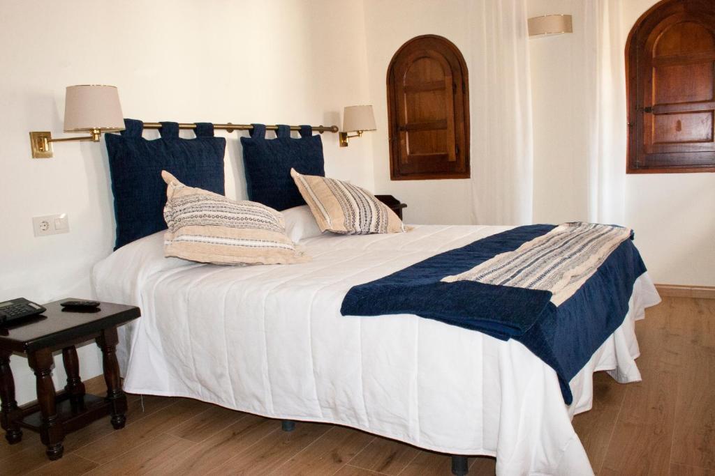 Hotel Cardenal Ram Morella Room photo